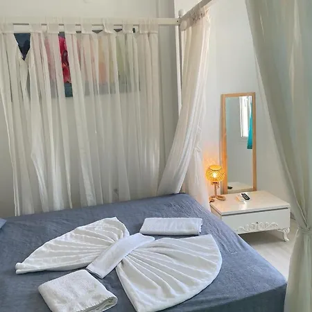 Beyaz Alacati Bed & Breakfast Cesme